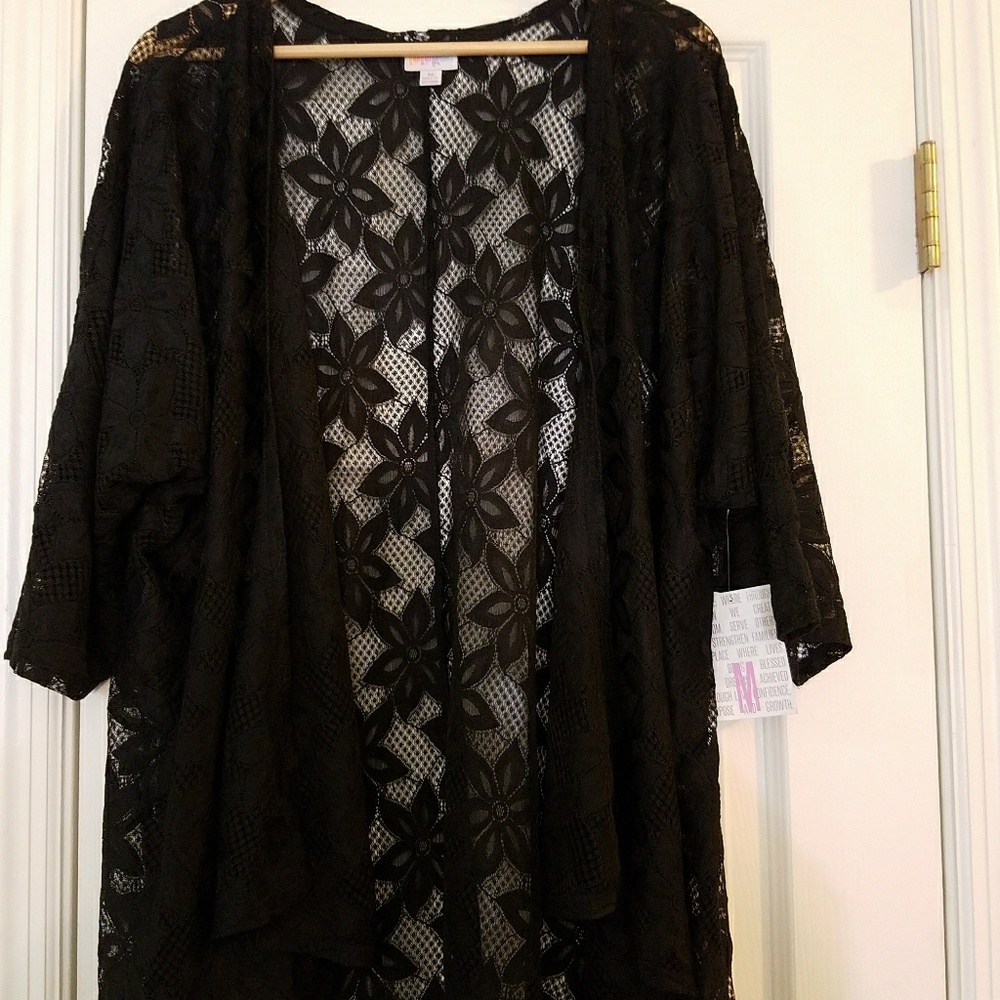 Bnwt lularoe medium floral  lace lindsey